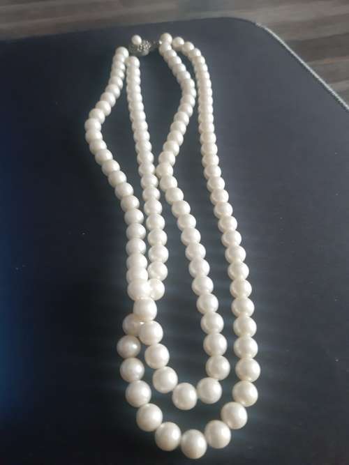 2 string vintage pearls with beautiful clasp!!