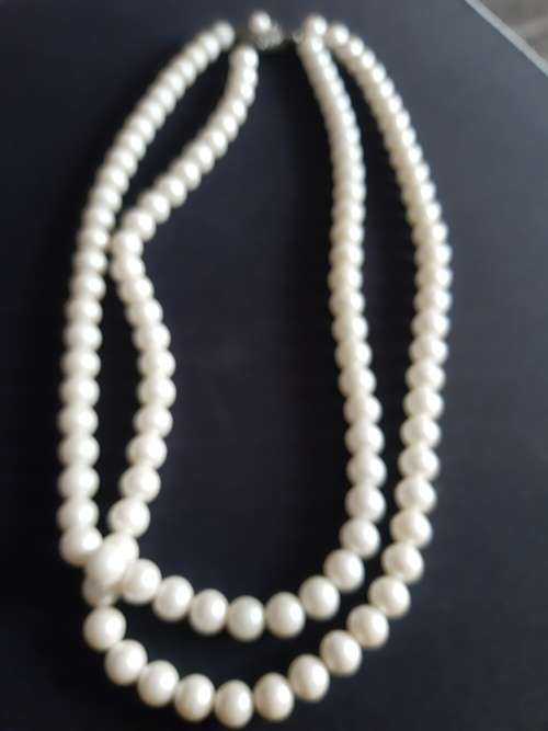 2 string vintage pearls with beautiful clasp!!