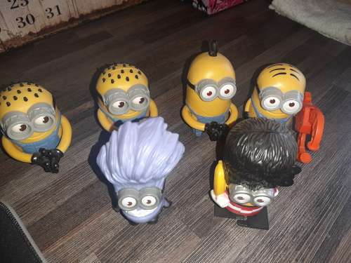 Despicable men !   One bid tke all 6!