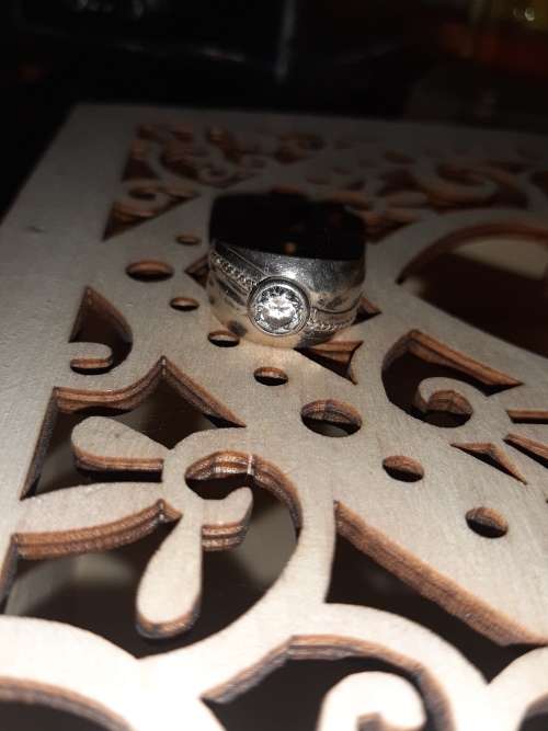 Stunning stunning sterling silver ring with CZ!!