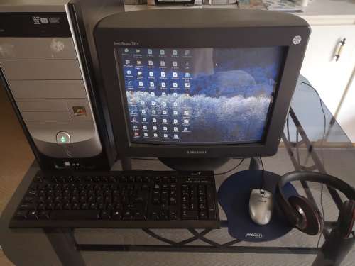 Office Computer, monitor, keyboard and mouse, headset and mousepad for sale