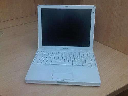 R1 No Reserve - Apple Ibook G4  12 inch