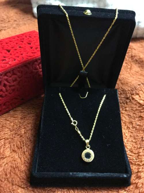 18 Carat Yellow Gold Necklace and Pendant