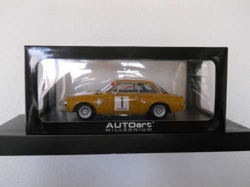 1:18 ALFA ROMEO GIULIA GTAm JARAMA HEZEMANS #1 OC
