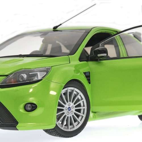 1:18 2010 FORD FOCUS RS - GREEN METALLIC