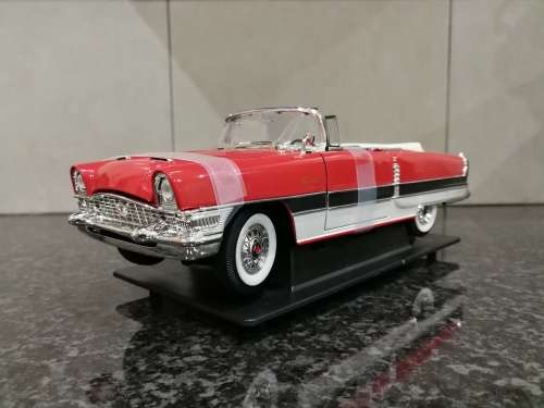 1:18 1955 Packard Caribbean Convertible - Red / Black / White