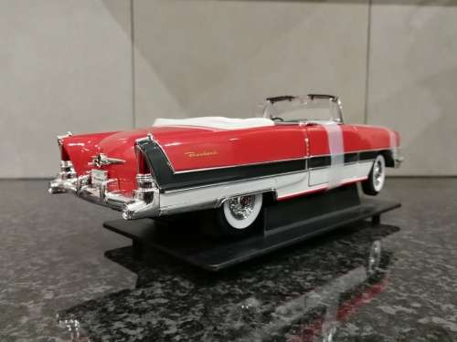 1:18 1955 Packard Caribbean Convertible - Red / Black / White