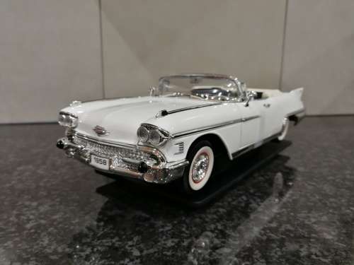 1:18 1958 Cadillac Eldorado Biarritz - White