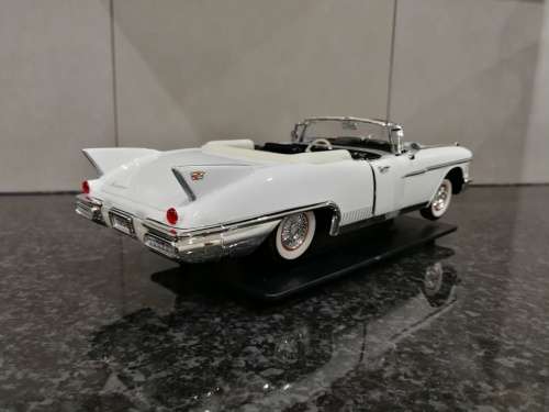 1:18 1958 Cadillac Eldorado Biarritz - White