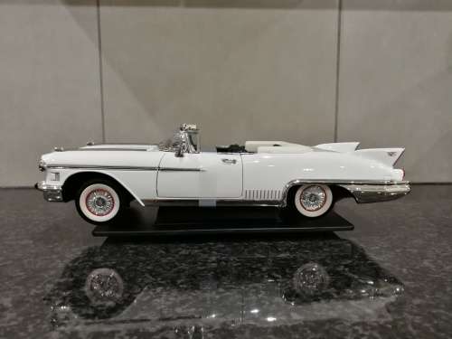 1:18 1958 Cadillac Eldorado Biarritz - White