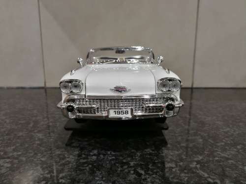 1:18 1958 Cadillac Eldorado Biarritz - White