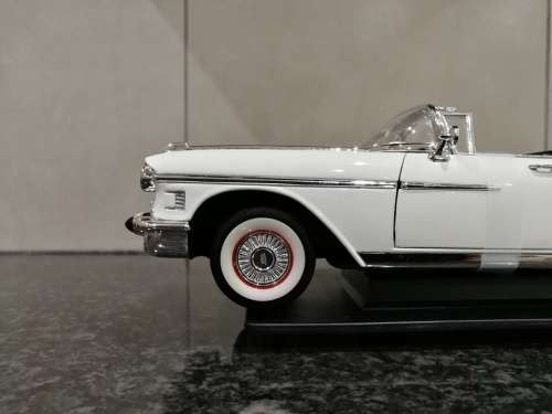 1:18 1958 Cadillac Eldorado Biarritz - White