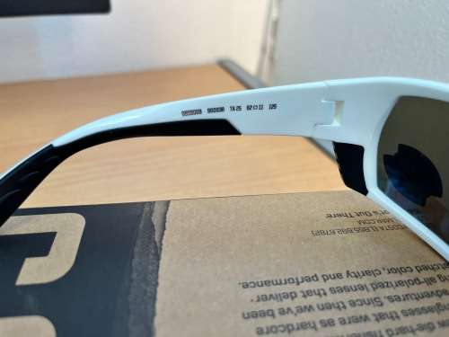 Costa del Mar - Tuna Alley - White with blue mirror 580g Lens