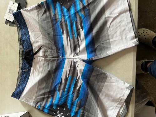 Hurley Pendleton board shorts - Size 32 - Length 20`