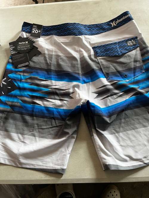 Hurley Pendleton board shorts - Size 32 - Length 20`