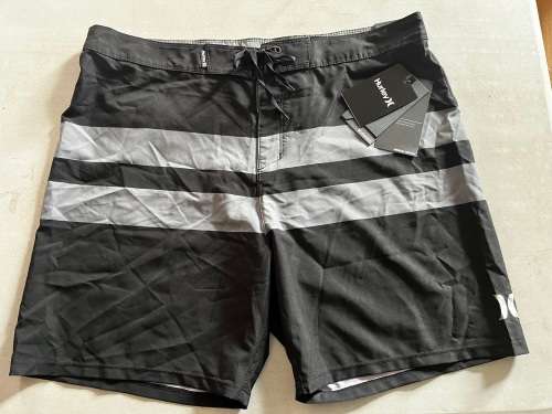 Hurley Phantom board shorts - size 36 - Length 18`