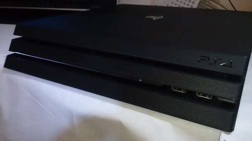 Playstation 4 Pro 1TB 4K HDR+ with 1x Original Controller - Free Shipping!