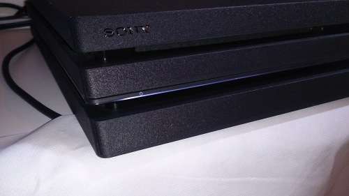 Playstation 4 Pro 1TB 4K HDR+ with 1x Original Controller - Free Shipping!