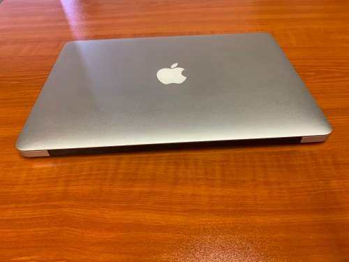 Apple Macbook Air 2017 model 13.3 Core i5 1.8GHz 8GB 128GB SSD (Like New Condition). Worth R17K!!!
