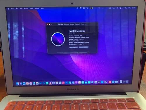 Apple Macbook Air 2017 model 13.3 Core i5 1.8GHz 8GB 128GB SSD (Like New Condition). Worth R17K!!!