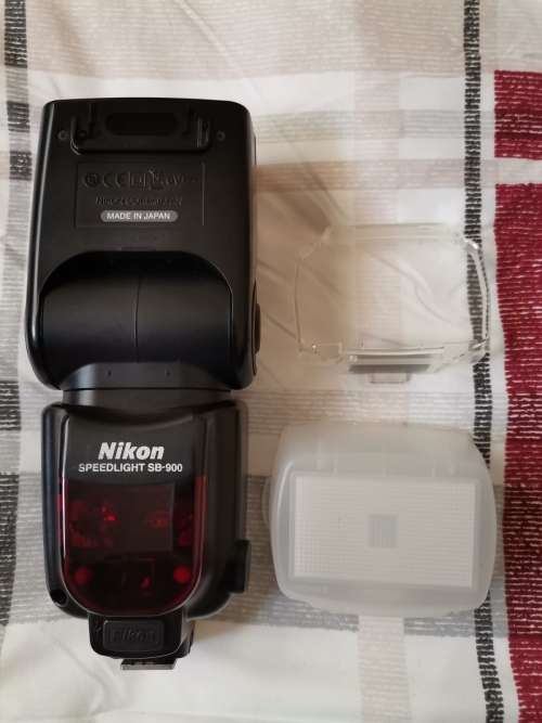 Nikon SB-900 Professional Flash (Good Condition) WORTH R10000.00!!!