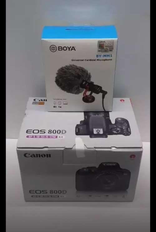 Canon 800D W/ Kit Lens and A Free video mic (Brand New) WORTH R15000.00!!!