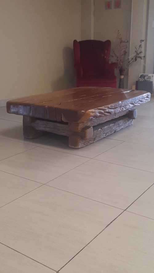 ****VERY HEAVY SOLID RAILWAY SLEEPER COFFEE TABLE - SEE DESCRIPTION  FOR SPECIFIC DETAILS - ****