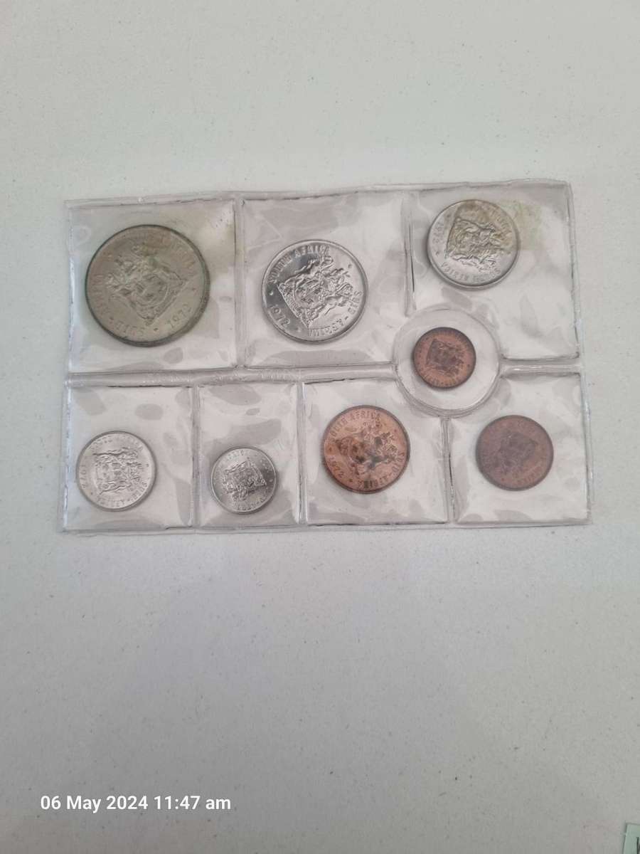 ****1 OFF 1972 MINT PACK SET****