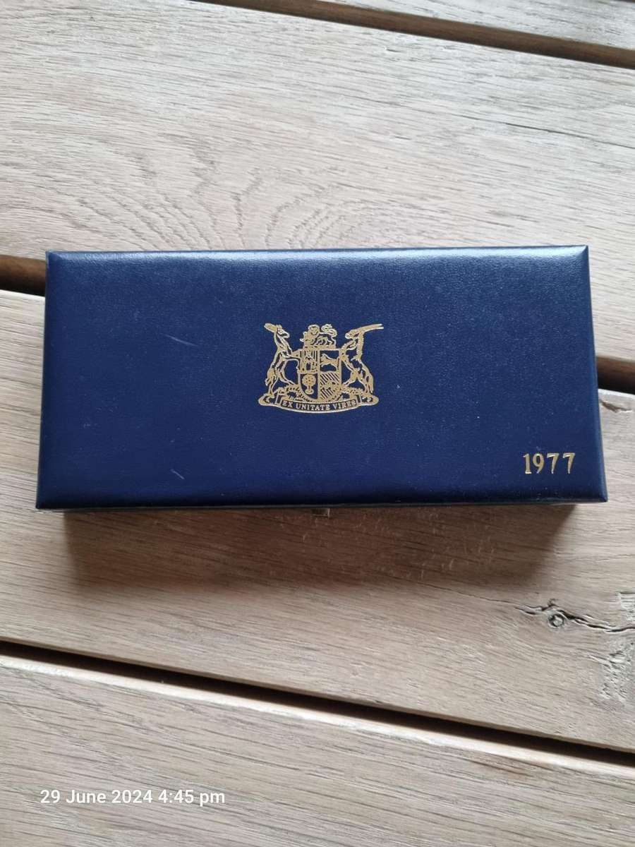 ****1X 1977 SHORT PROOF SET****