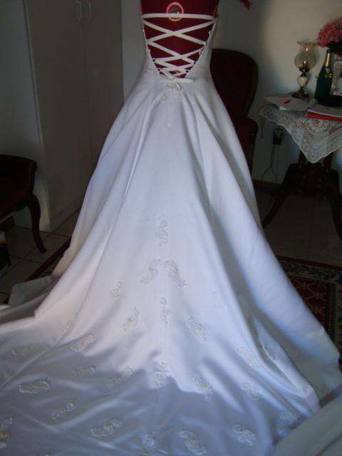 sexy strapless duches satin WHITE WEDDING DRESS - size 32