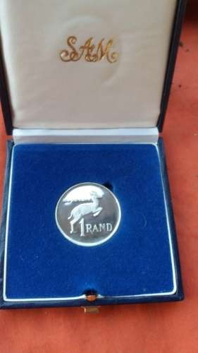 1985 UNCIRCULATED SILVER R1 Coin.