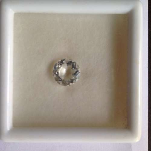 1.05ct MOISSANITE ROUND CUT, SPARKLES LIKE A TDFIAMOND.