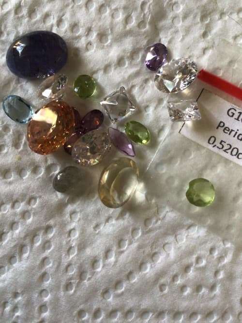 JEWELERS  LOT APPROX. 40 crts.  MIXED GEMSTONES,TANZANITE, TOPAZ, AMETHYST, PERIDOT, & LAB GEMSTONES
