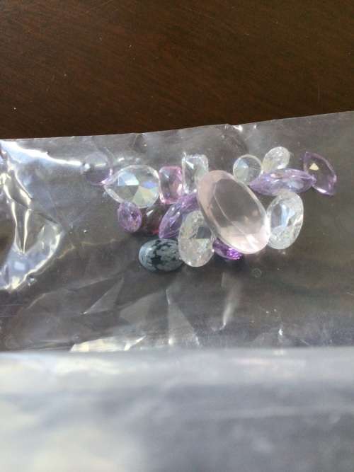 JEWELERS  LOT APPROX. 40 crts.  MIXED GEMSTONES,TANZANITE, TOPAZ, AMETHYST, PERIDOT, & LAB GEMSTONES