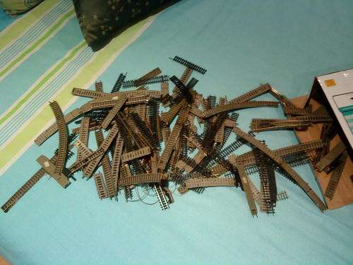 N gauge/scale train trakcs