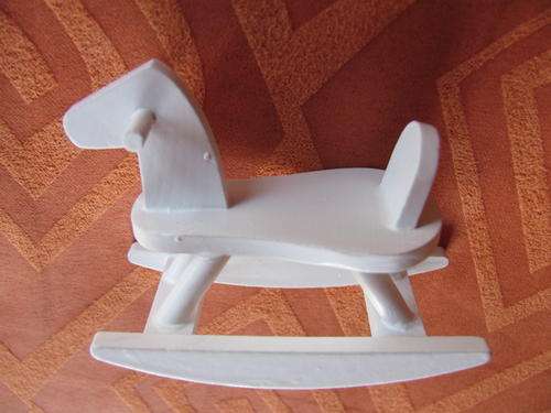 PLAIN WHITE ROCKING HORSE (DEL PRADO)
