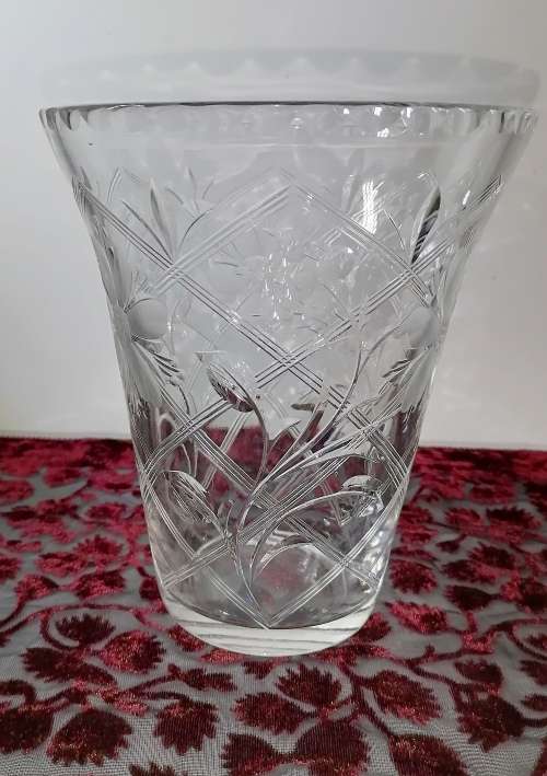 A stunning Edwardian cut crystal vase