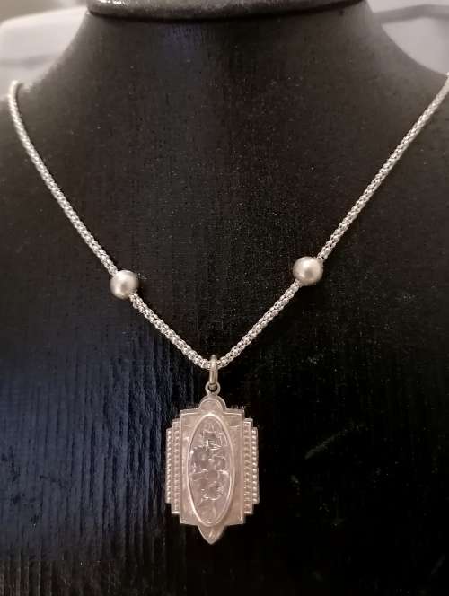 A stunning victorian locket on chain