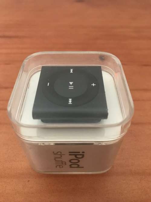 Ipod Shuffle 2GB - Free shipping