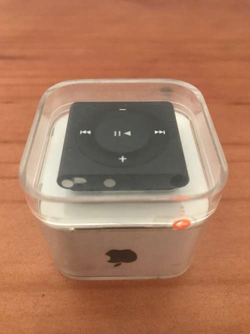 Ipod Shuffle 2GB - Free shipping