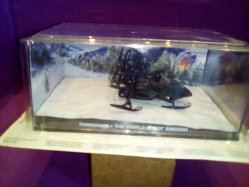 Die Cast Bond Collection . Parahawk , The World is not enough