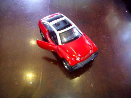 Maisto 1:38 Jeep , Jeepster . Metal