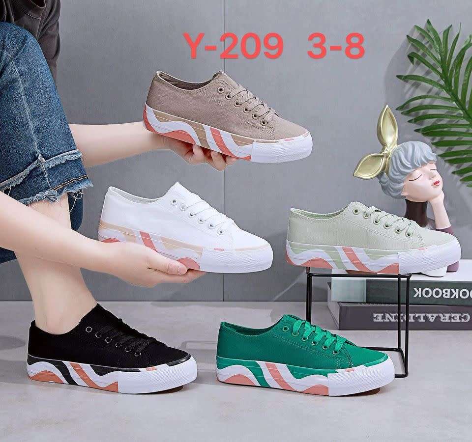 Ladies Canvas Sneaker