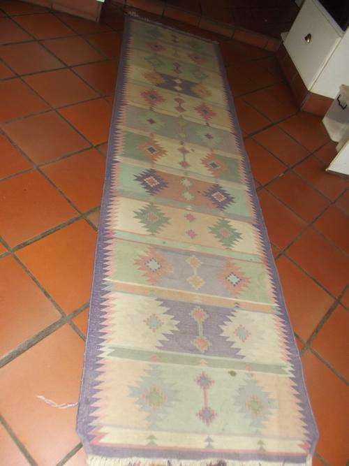 STUNNING!!! Dhurri Runner