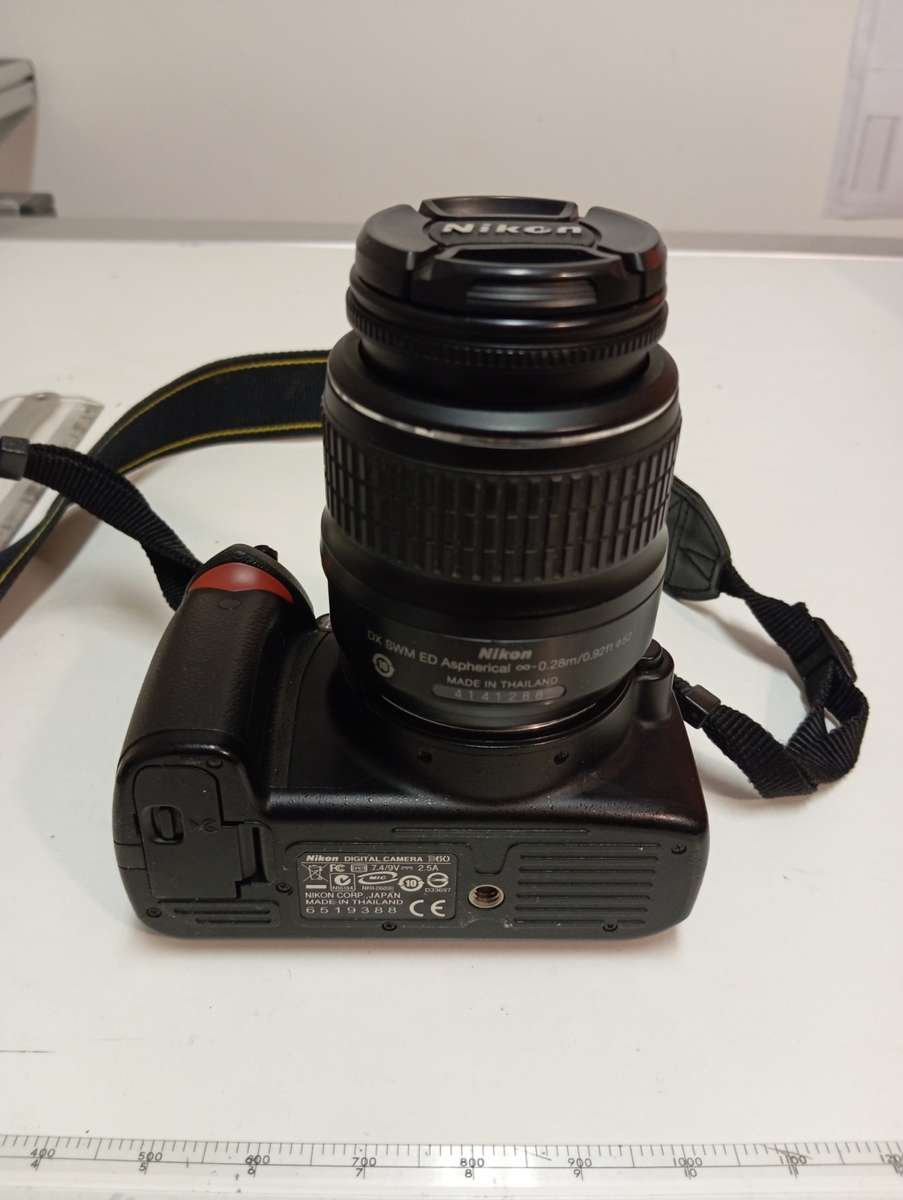 Nikon D60 DSLR Camera and lens