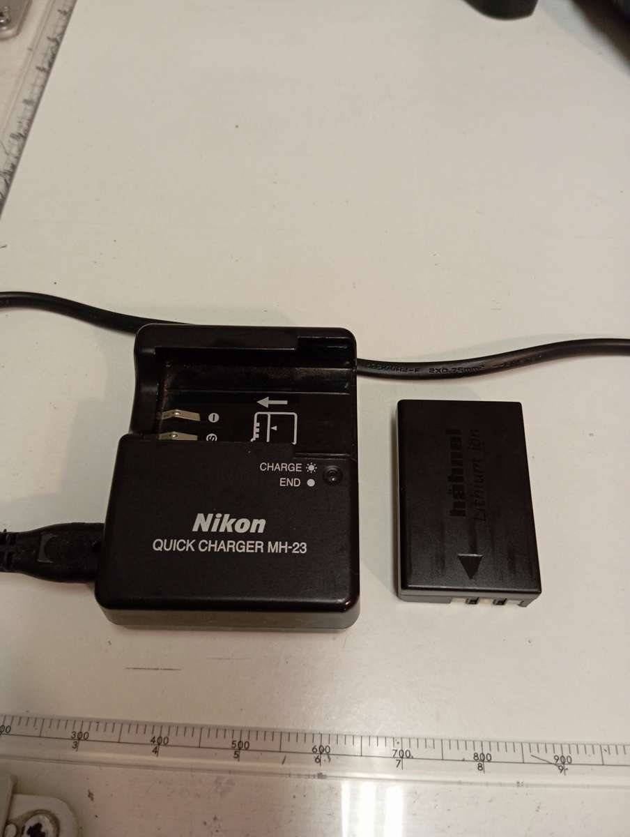 Nikon D60 DSLR Camera and lens