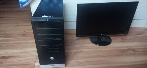 Late entry!!! Gigabyte pc tower and LG Flatron monitor (read description)