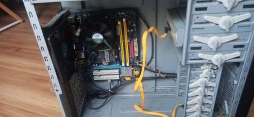 Late entry!!! Gigabyte pc tower and LG Flatron monitor (read description)