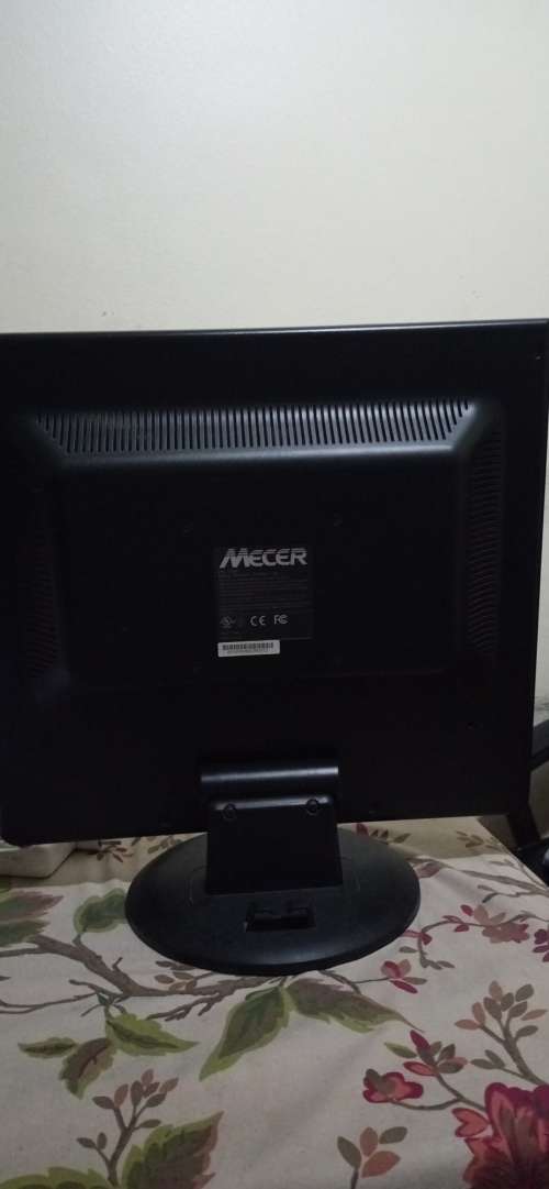 Late entry!!! Mecer 19` square type lcd monitor with DVI