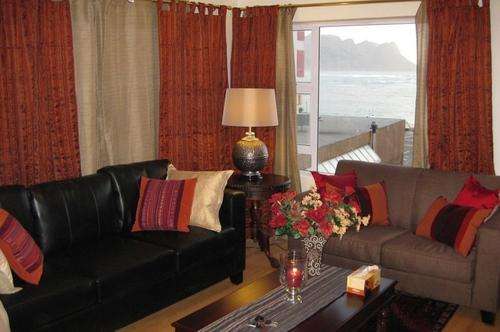 7-Night Beachfront Stay for 4 PAX, Strand, Cape